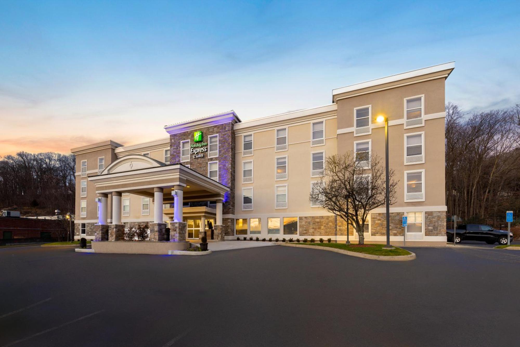 Holiday Inn Express Danbury I-84, An Ihg Hotel Экстерьер фото
