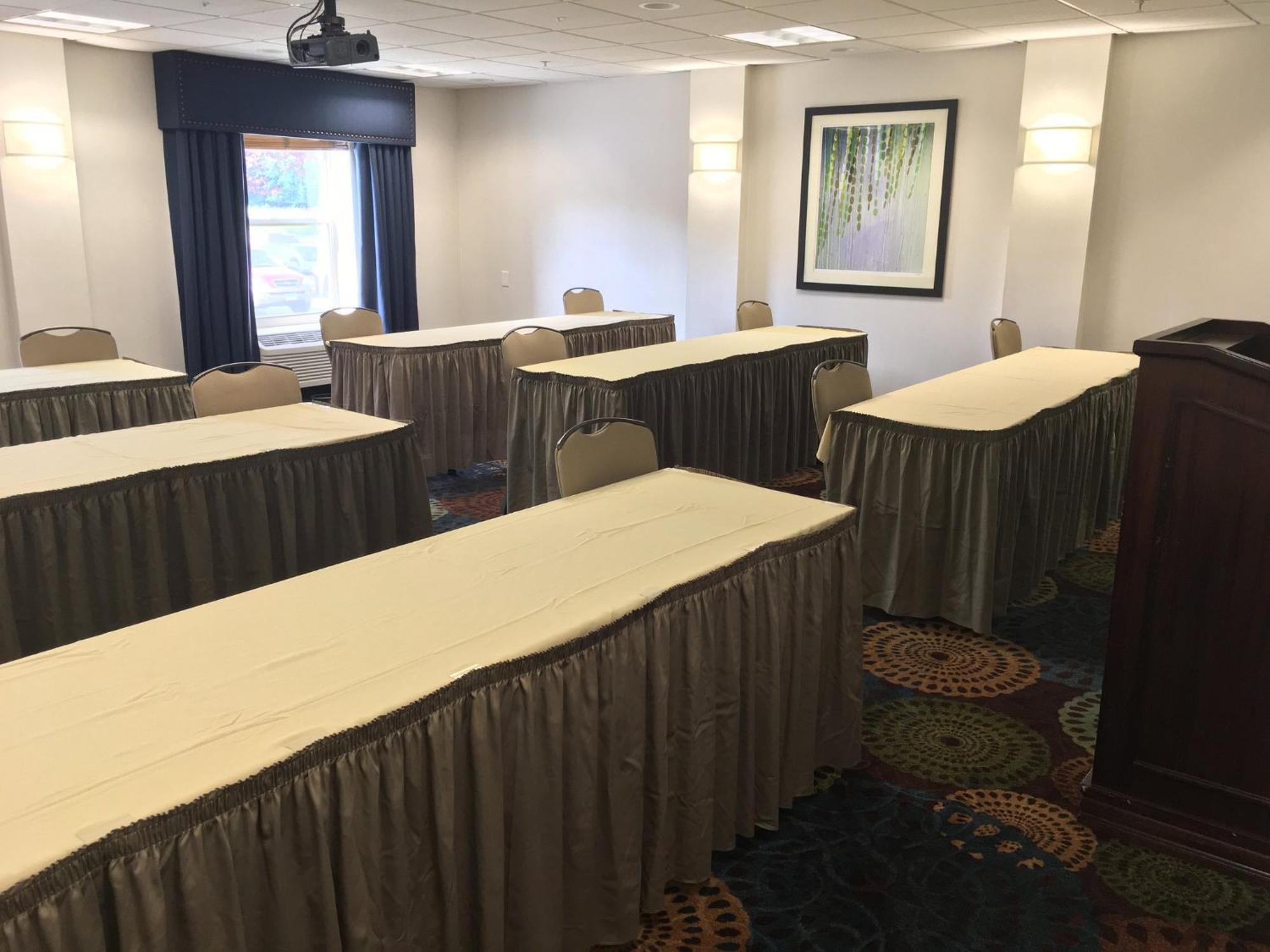 Holiday Inn Express Danbury I-84, An Ihg Hotel Экстерьер фото